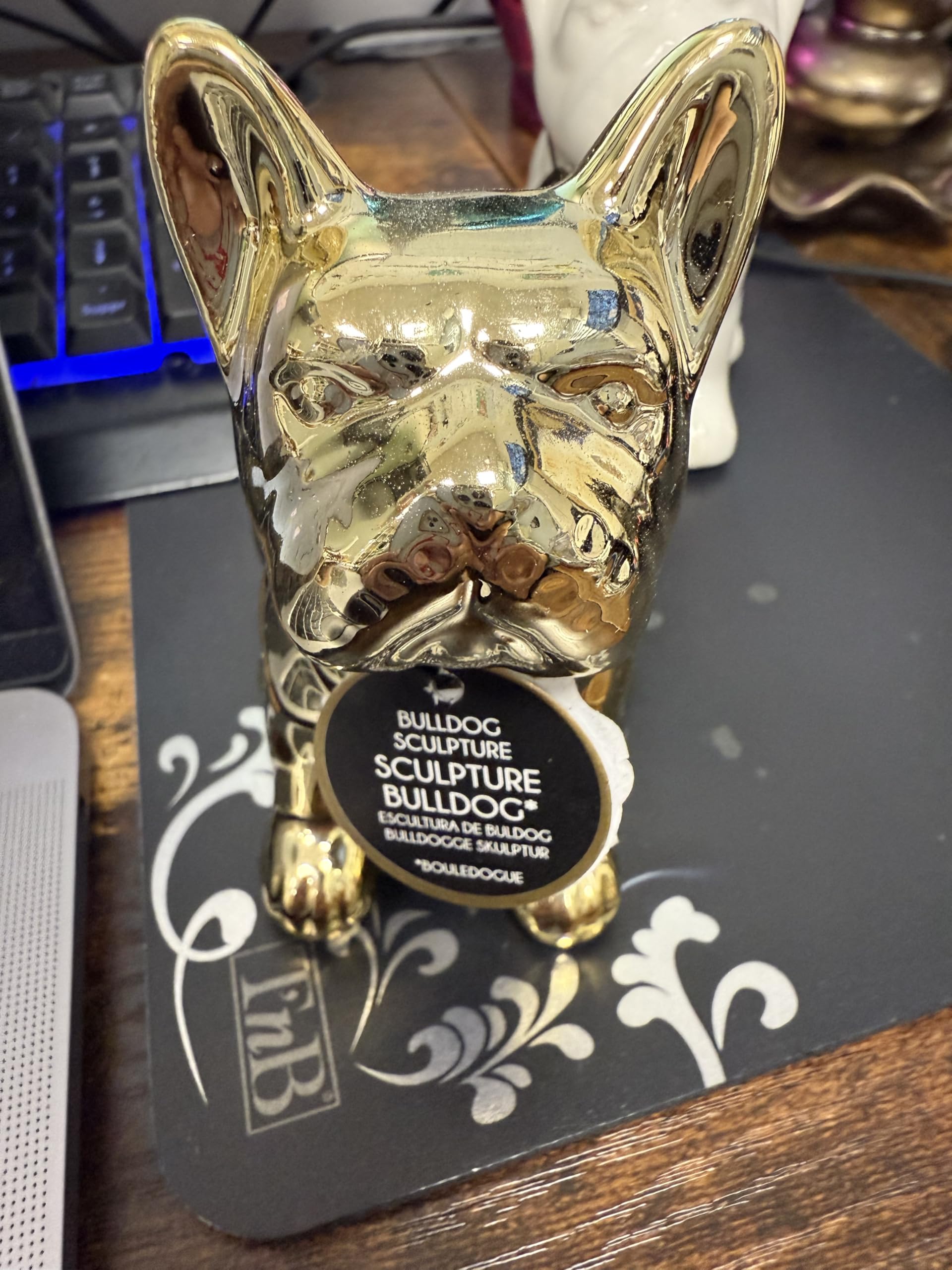 Statue bulldog