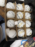 Boules de Noël en Verre Blanc avec Inscriptions , Décorations d'Arbre de Noël Festives, Style Joyeux Noël, Ornements Suspendus avec Points Dorés