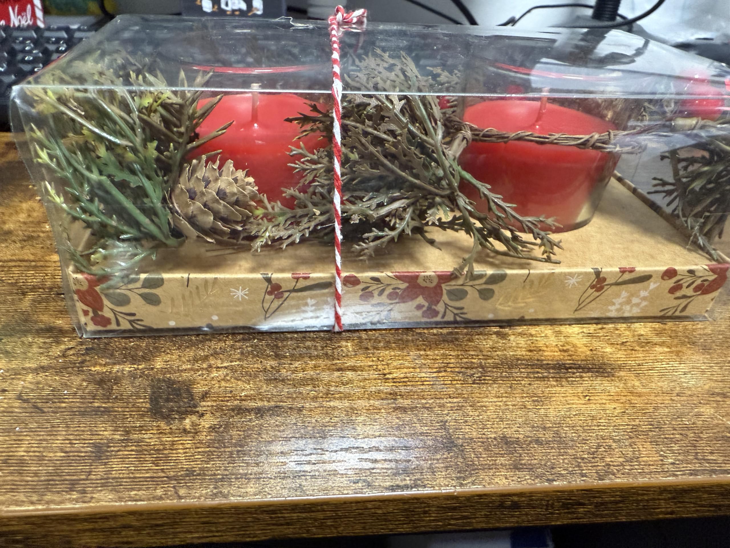 Bougeoirs Décoratifs de Noël en Verre, Rouge, avec Couronne de Verdure Artificielle, Lot de 2 Bougies